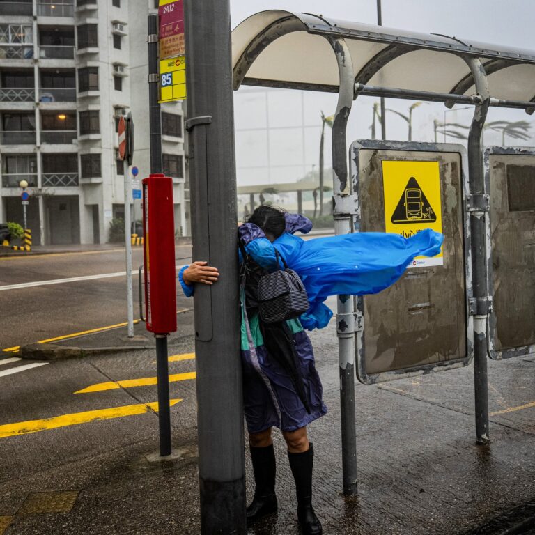 Typhoon Ragasa Kills 14 in Taiwan as Hong Kong Faces Strong Winds