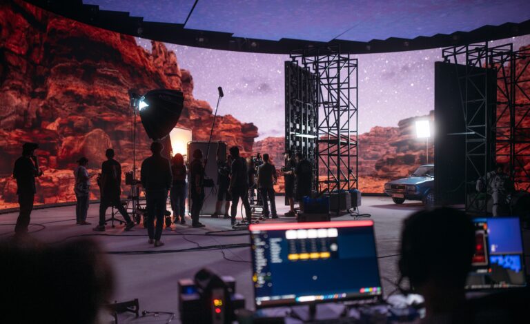 A Coruña presenta en San Sebastián el estudio que la convertirá en meca del cine y las series