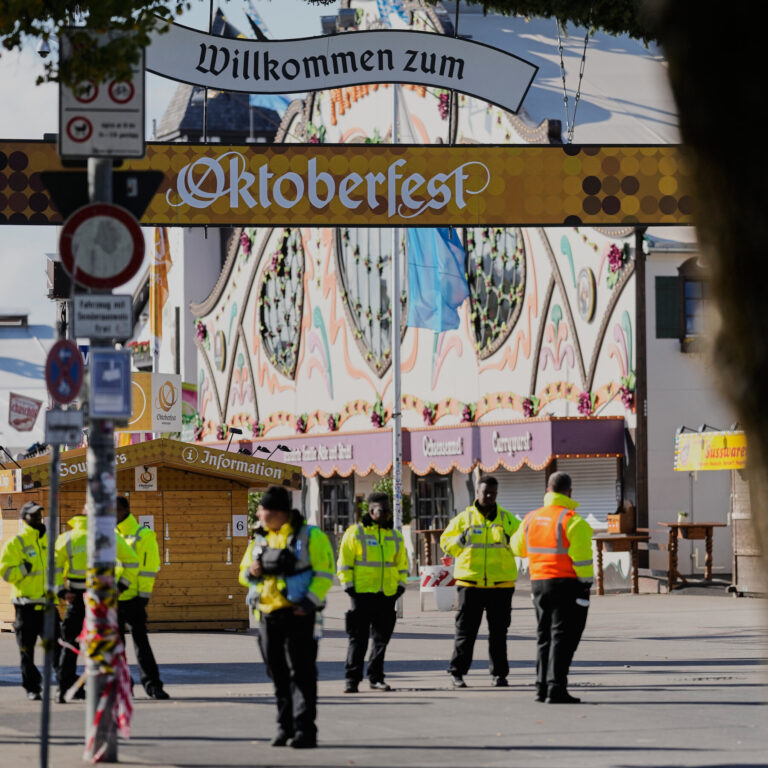 Oktoberfest Closed Because of Bomb Threat in Munich