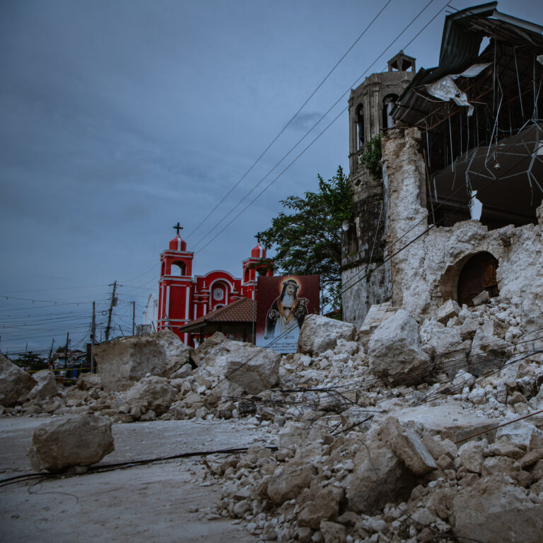 Philippines President Says Tents Needed to Shelter Quake Survivors