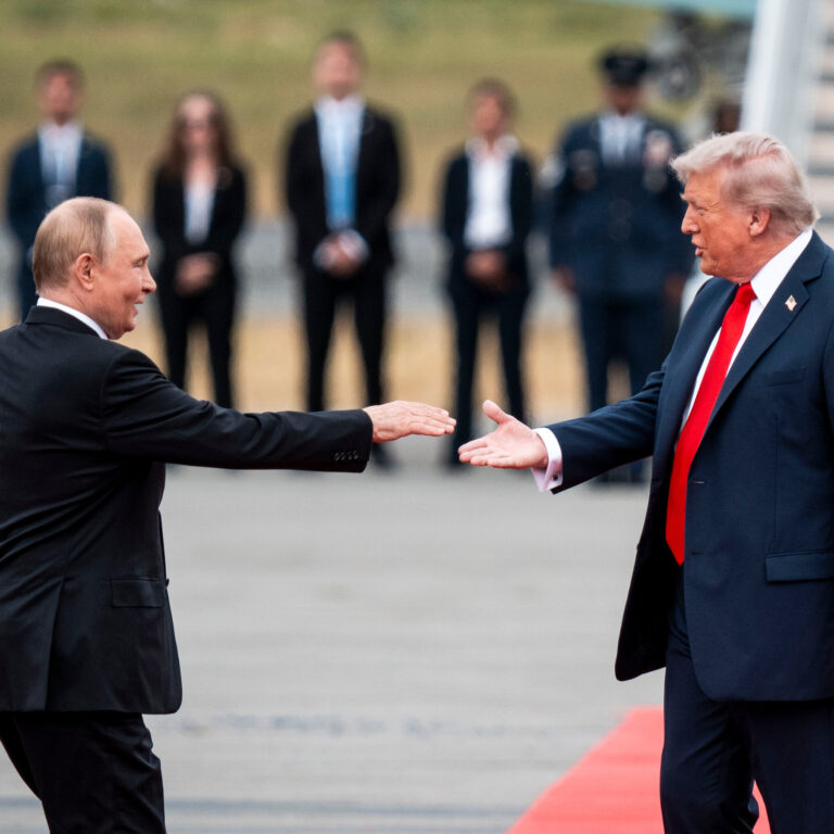 Putin’s Trump Strategy: Lots of Flattery, and Talk of Business Deals