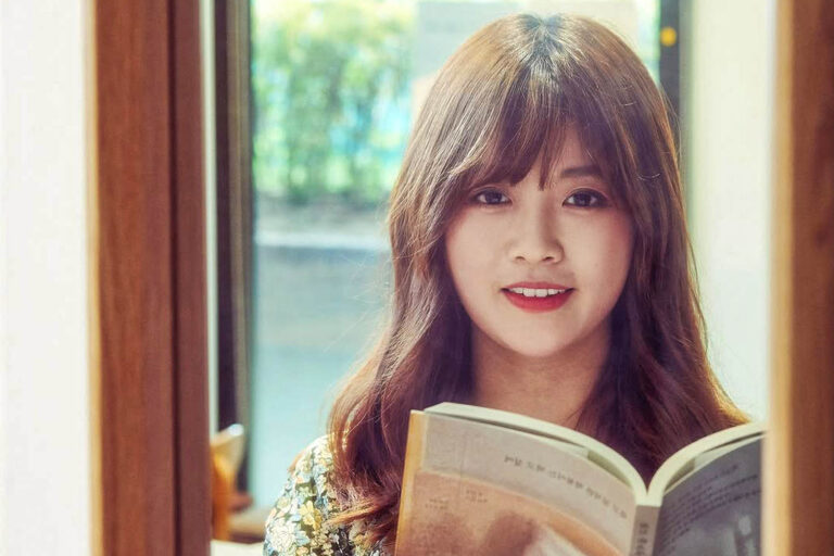 Baek Se-hee, South Korean author who documented her mental health struggles, dies at 35