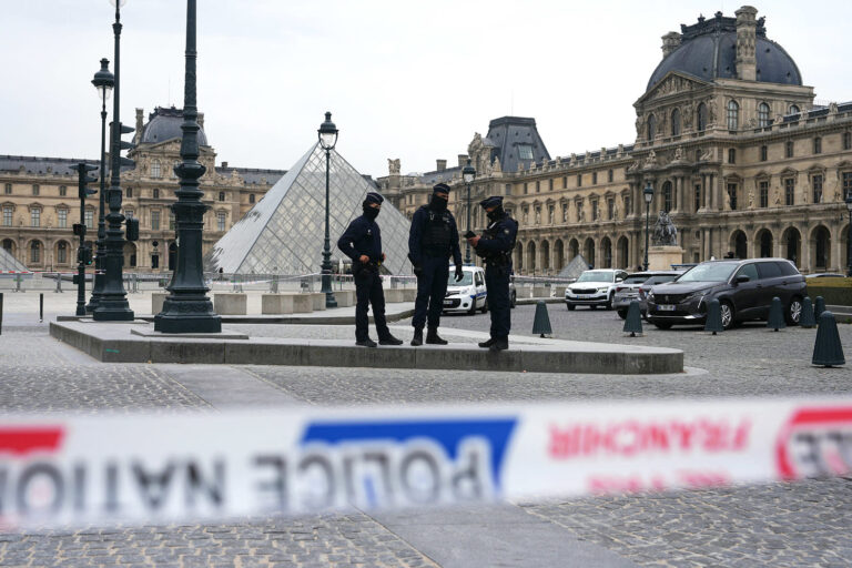 Louvre reopens after jewel heist with thieves still on the run