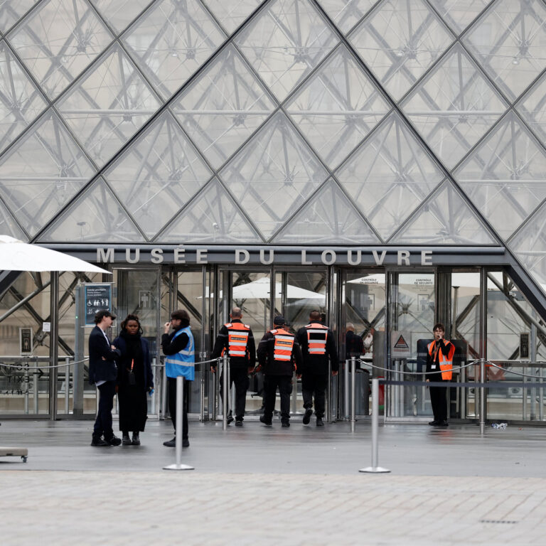 Police Make Arrests in Louvre Robbery, Authorities Say