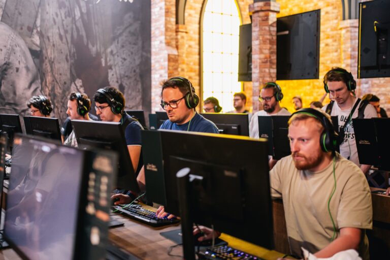 No son los videojuegos, sino sus foros: por qué sabemos tan poco de la radicalización en los chats de ‘gamers’