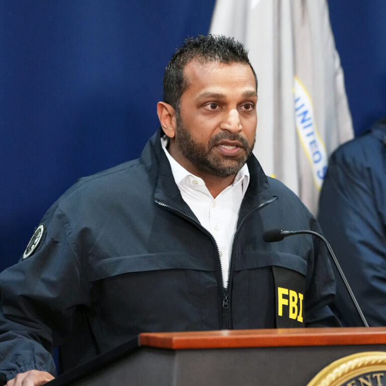 F.B.I. Director Is Said to Have Made a Pledge to Head of MI5, Then Broken It