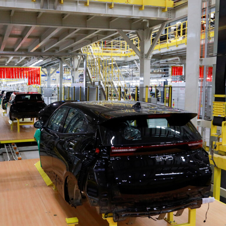 Lula Hitches a Ride to the COP30 Climate Talks in a Chinese E.V.