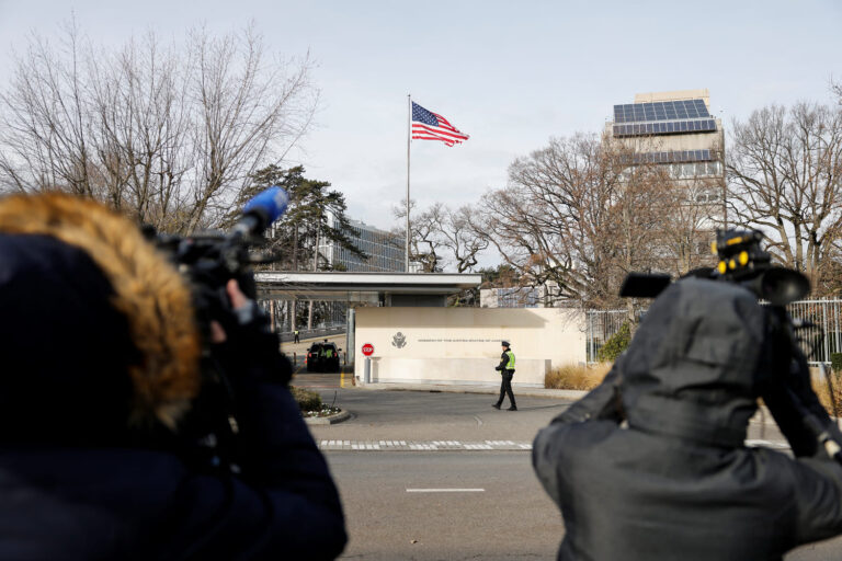 U.S. and Ukraine hold peace deal talks as lawmakers and allies voice concerns over Russian 'wish list'