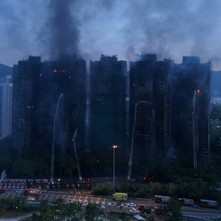 Live Updates: 3 Construction Officials Arrested in Fire That Killed 44 in Hong Kong
