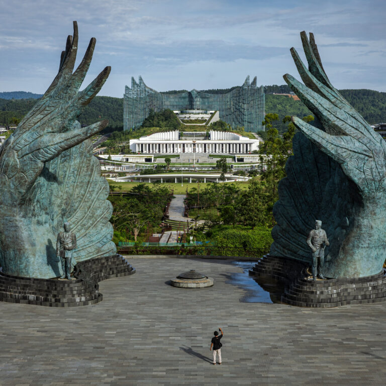 The Lure of a Rising Asian Metropolis? No Traffic.