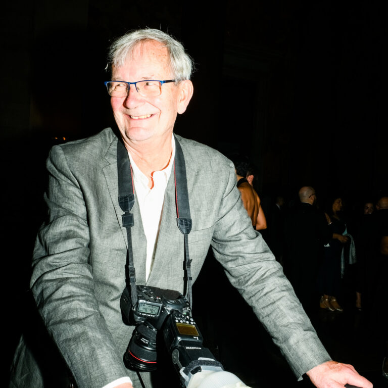 Martin Parr, Who Photographed Britain’s Unvarnished Quirks, Dies at 73