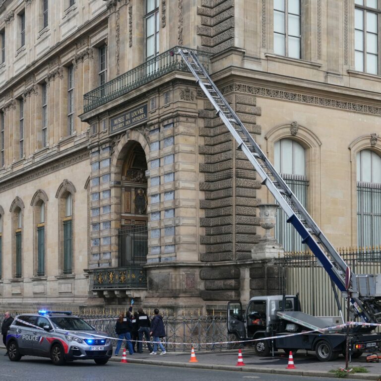 Louvre Heist Was Caught on Film, Officials Say, Rebutting Earlier Account