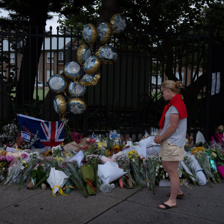 Live Updates: Sydney Gunmen Were Motivated by ISIS, Australia’s Leader Says