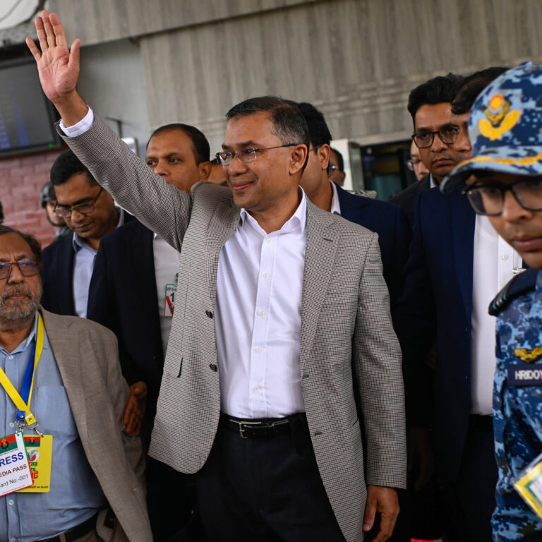 A Top Candidate for Prime Minister Returns to Bangladesh After 17 Years in Exile