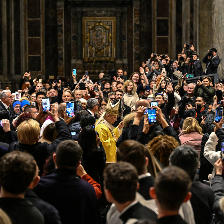 Pope Leo Surprises St. Peter’s Crowd Before Christmas Eve Mass