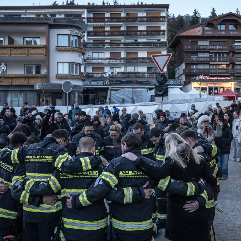 Managers of Swiss Bar Are Suspected of Negligence in Deadly Fire, Police Say