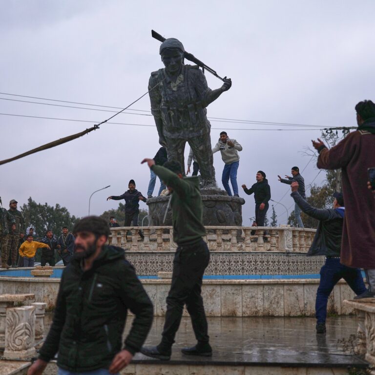 Syrian Government and Kurdish-Led Force Agree to Merge After Clashes