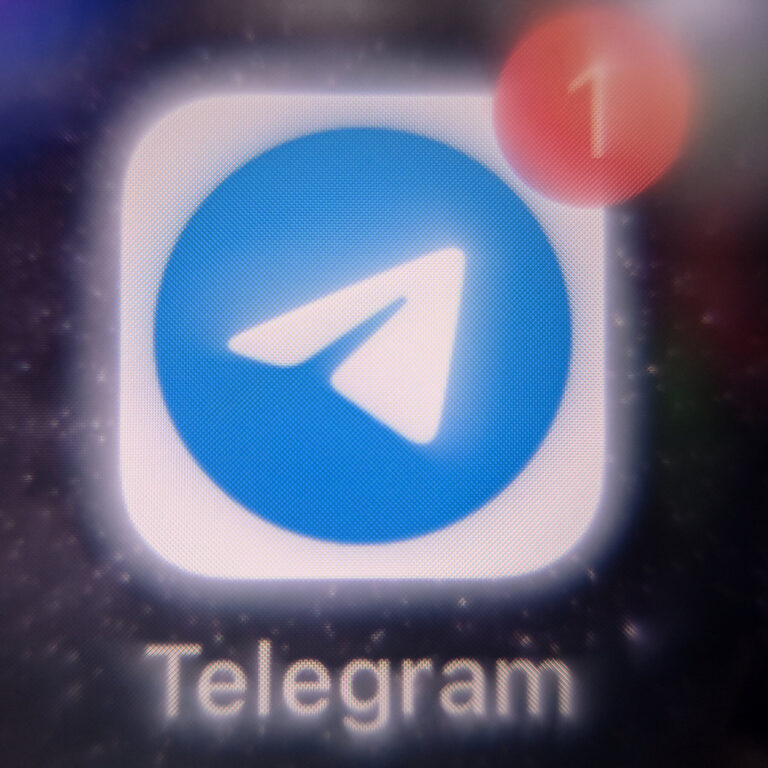 Russia Further Restricts Telegram, Escalating Internet Clampdown