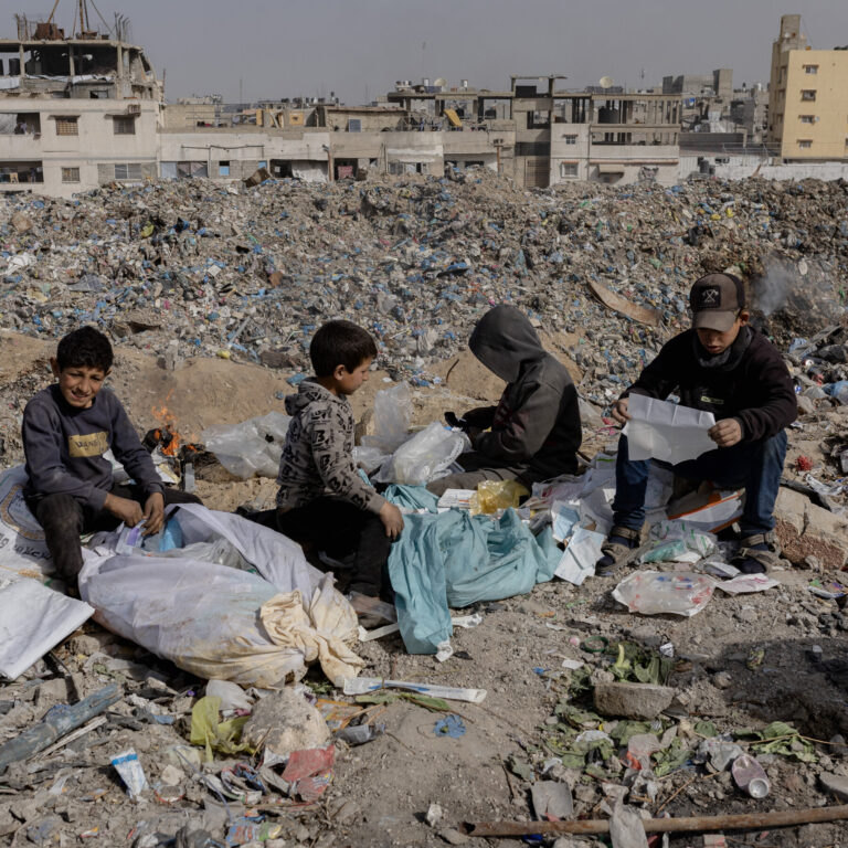 Trump’s ‘Board of Peace’ Said to Raise Billions in First Pledges for Gaza