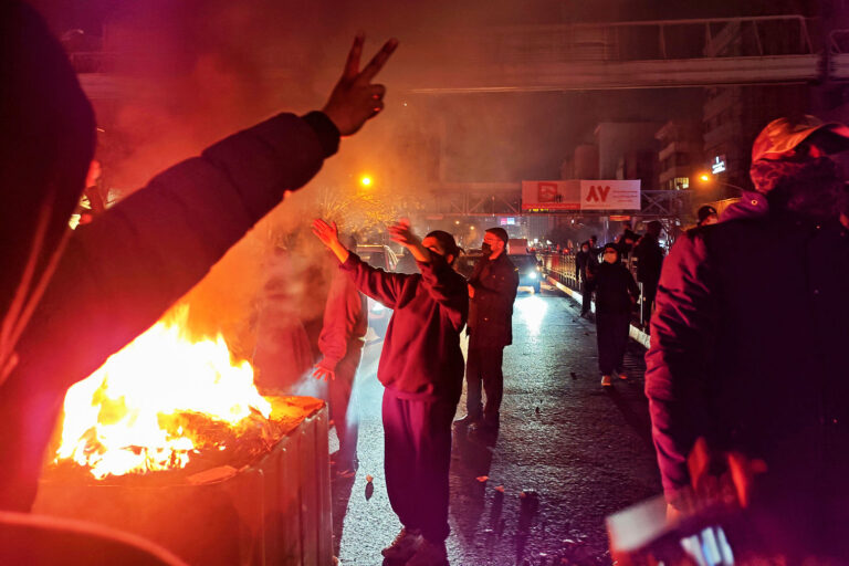 Iran attempts to crush dissent with a new wave of arrests after deadly crackdown