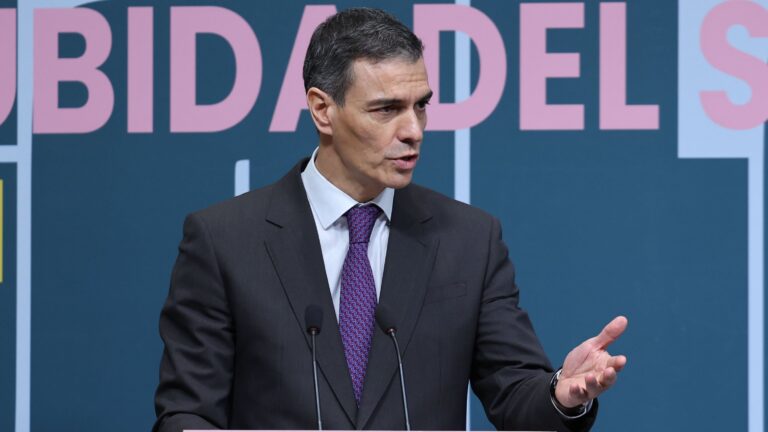 El Gobierno reclama a la Fiscalía que investigue a las redes sociales por difundir pornografía infantil con sus IA: “La impunidad de los gigantes debe acabar”