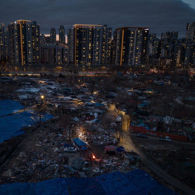The Slum in Gangnam, the Richest Part of Seoul