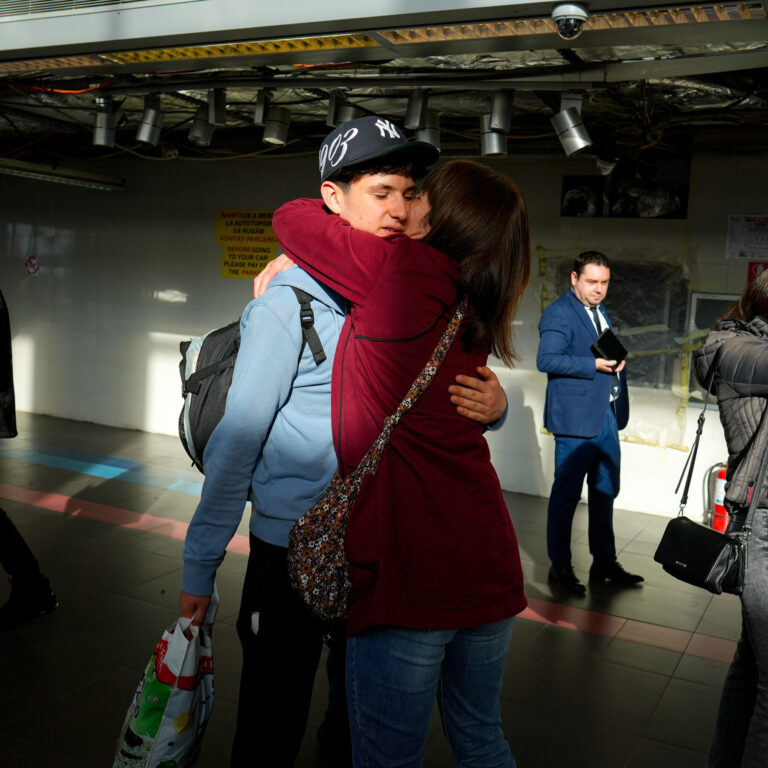 Oman Becomes Unlikely Hub for Evacuees Fleeing War in Gulf