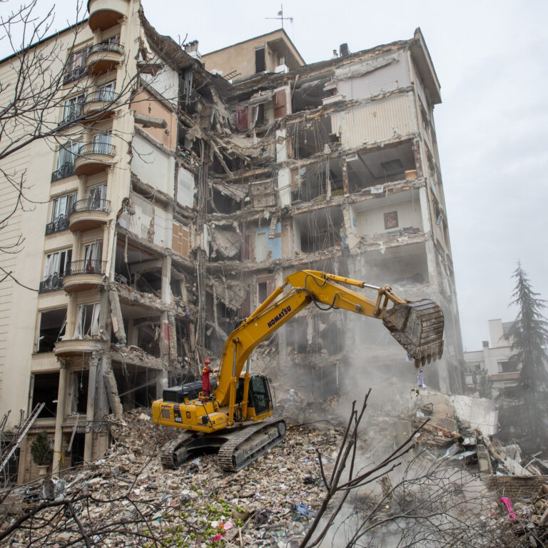 Iran War Live Updates: Iran Disputes Trump’s Claim of ‘Very Strong Talks’