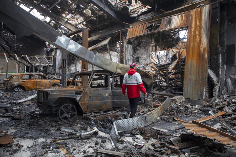 Iran says it's 'waiting' for possible U.S. ground assault as 3,500 troops arrive in Gulf