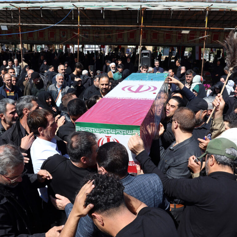 Iran War Live Updates: Trump Delivers New Threats, Escalating Effort to Pressure Iran