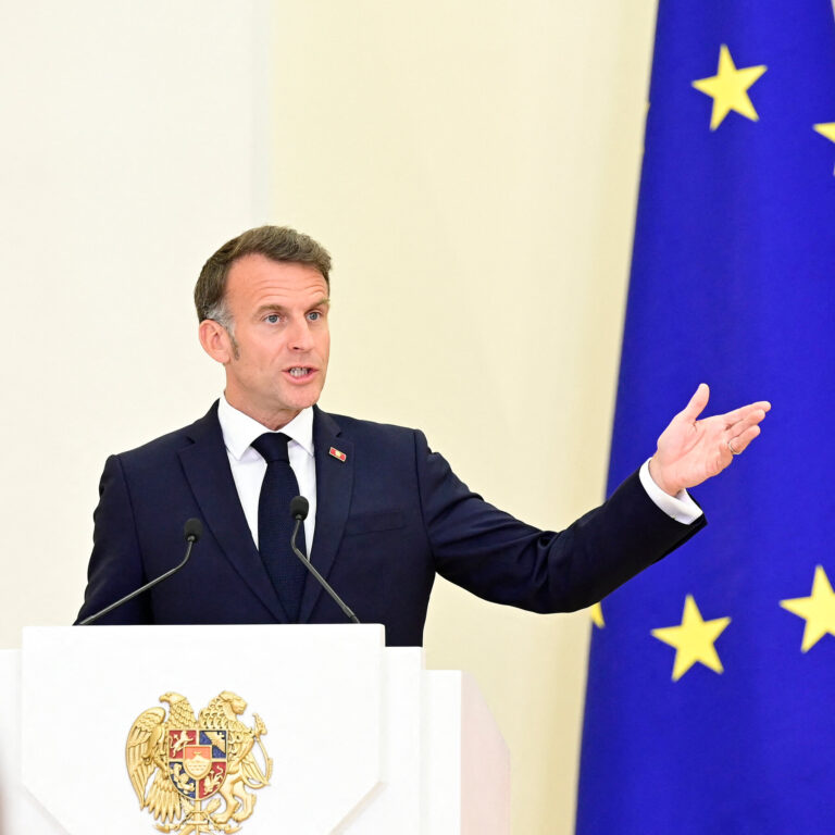 Macron Calls for U.S. and Iran to Open Strait of Hormuz While They Negotiate