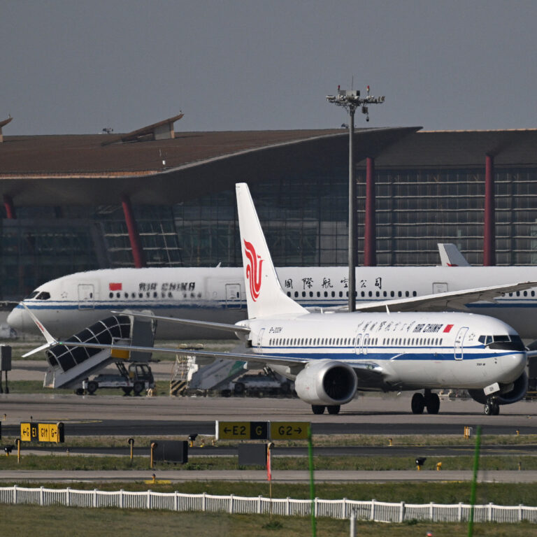Trump Announces Boeing Jet Order From China. Beijing Stays Silent.