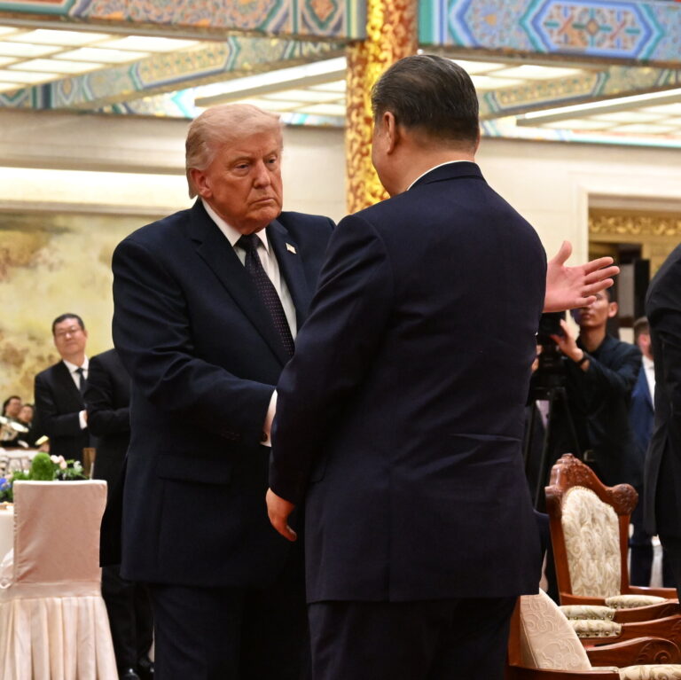 Trump Invites Xi to White House During State Dinner in Beijing