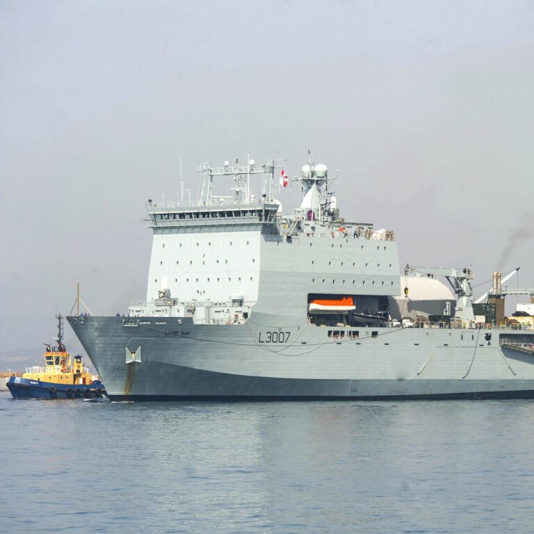 Britain Preparing for Mission That Could Clear Strait of Hormuz