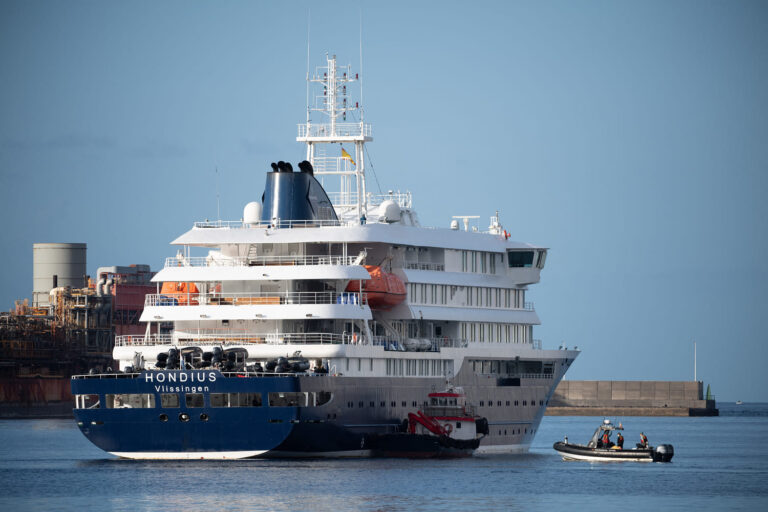 Hantavirus-stricken cruise ship arrives in Tenerife