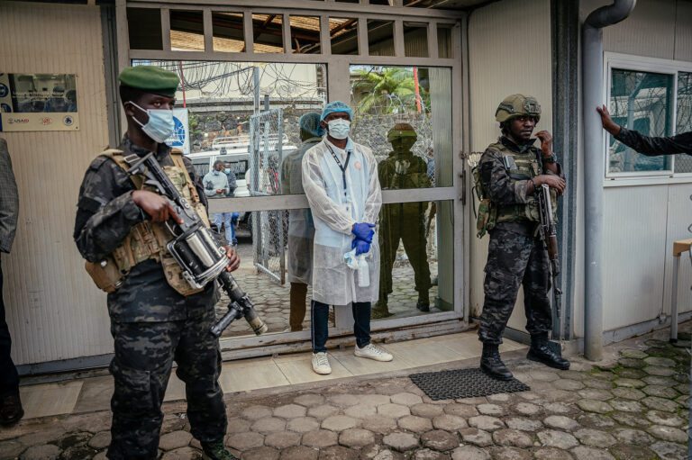 Ebola death toll rises as two Americans are flown to Europe for treatment