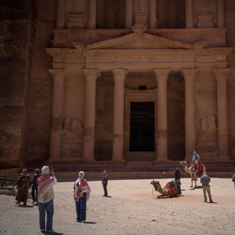 Jordanians Struggle as Mideast Wars Scare Tourists Away