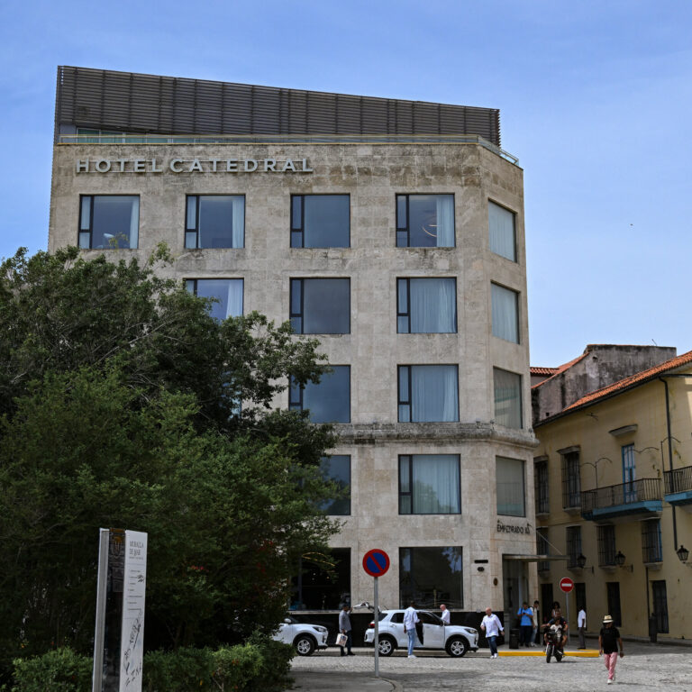 As Trump Toughens Rules on Cuba’s Economy, Hotel Chains Withdraw