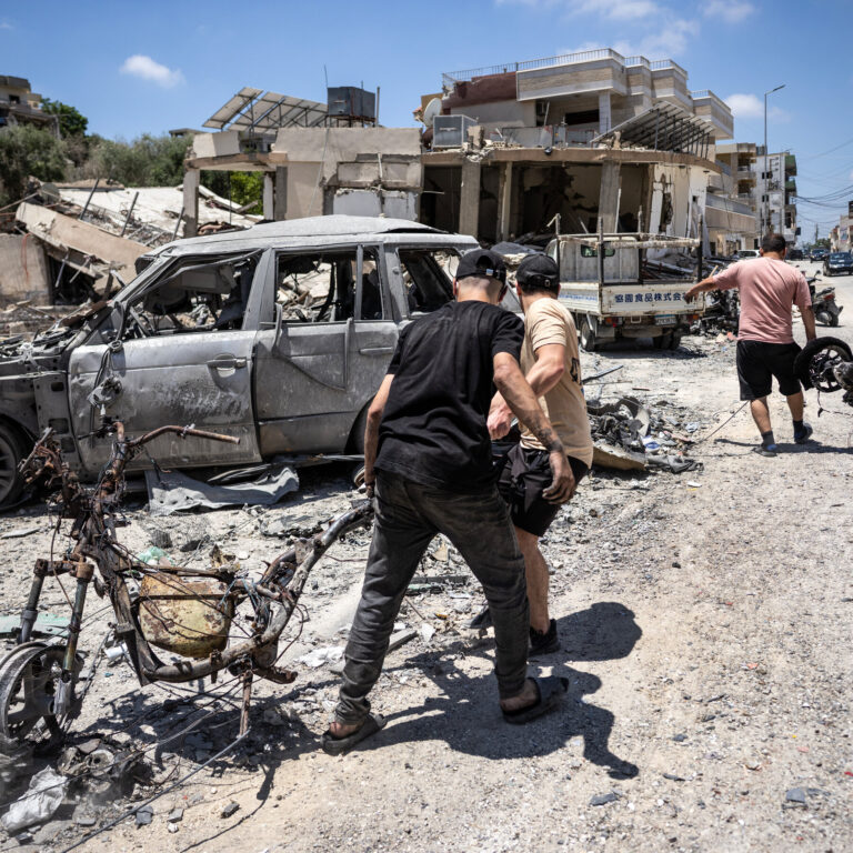 Lebanon Cease-Fire Bolsters U.S.-Iran Truce, After a Shaky Start