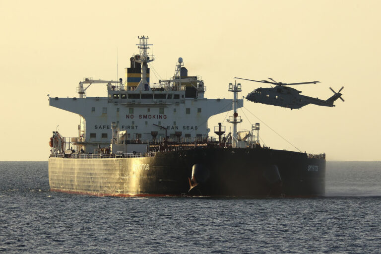 Russian warship fired warning shots near a yacht in the English Channel