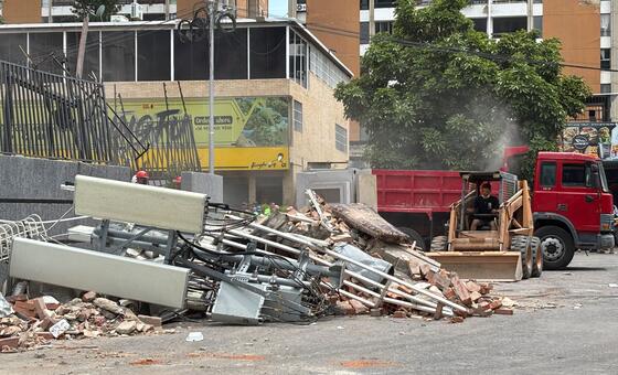 Venezuela quake: ‘People still terrified to re-enter what were their homes’