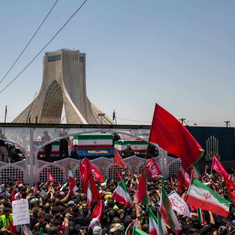Iranians Mourn a Slain Leader, and Call for Vengeance