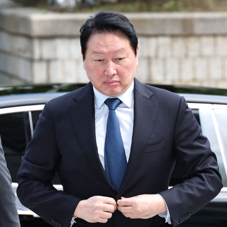 South Korea A.I. Billionaire Ordered to Pay More Than Half a Billion Dollars in ‘Divorce of the Century’