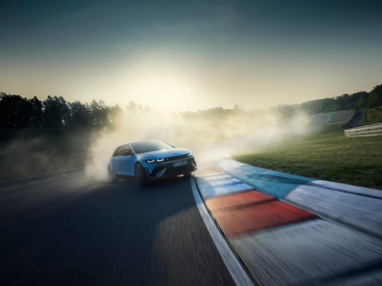 Tecnología, diseño y experiencia, una aventura eléctrica al volante