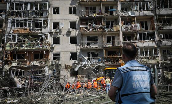 Ukraine: Latest Russian assault leaves at least 14 dead in Kyiv