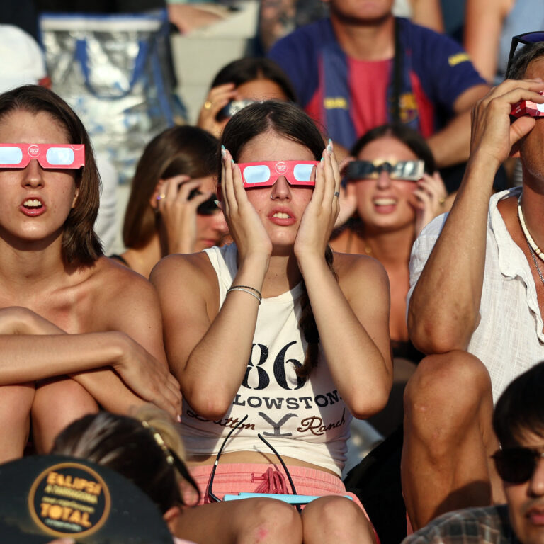Live Updates: The Moon Bites Into the Sun in Skies Across Europe